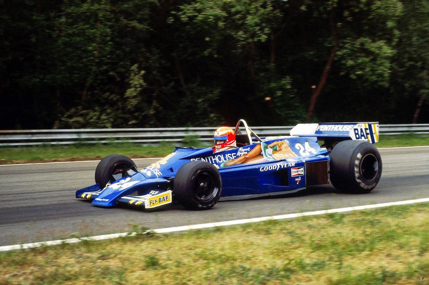 Africa gp 1977. Hesketh-Ford 308e 1977. Hesketh 308. Hesketh 308e Keegan. Формула 1 1977.